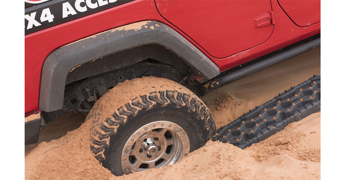 off-road accessories- Recovery boards
