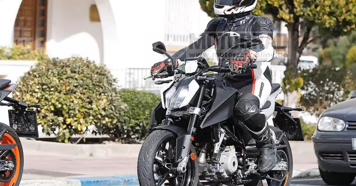 2023 KTM 125 Duke Spotted Testing: A Complete Makeover With An Aggressive Design