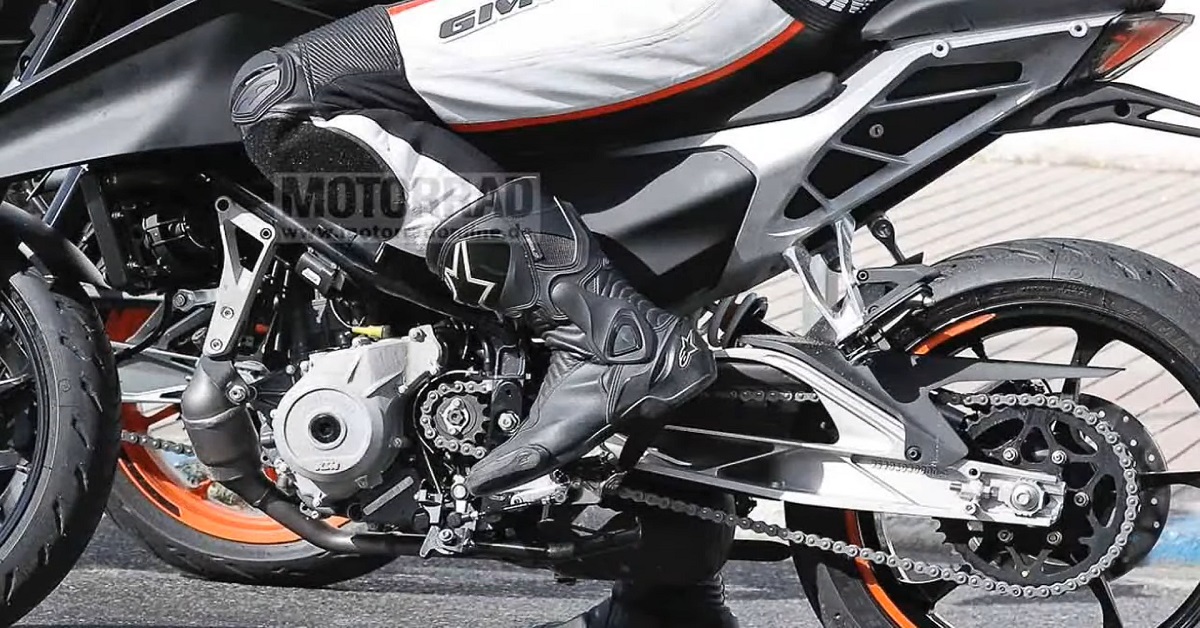 2023 KTM 125 Duke Spotted Testing: A Complete Makeover With An Aggressive Design