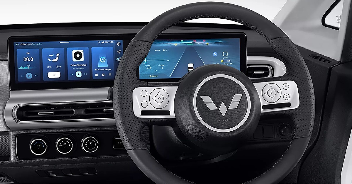 The two-spoke steering. mg compact ev