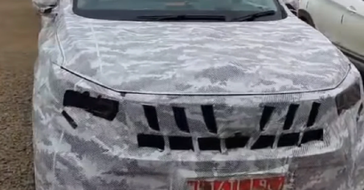 Mahindra XUV700 facelift: What do the spy shots suggest?