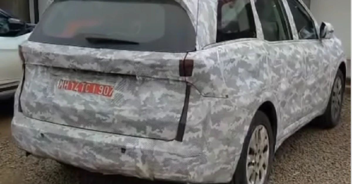 Mahindra XUV700 facelift: What do the spy shots suggest?