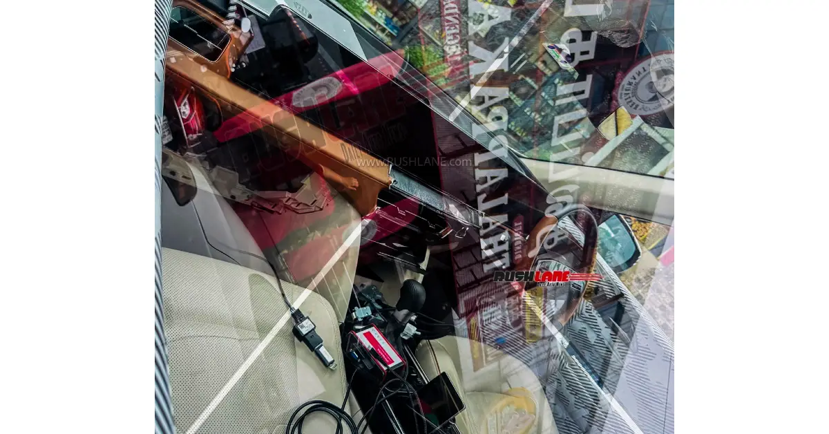 Mahindra XUV700 facelift spied again, interior revealed 1 Mahindra XUV700 facelift: Here’s what the spy shots reveal about the interior