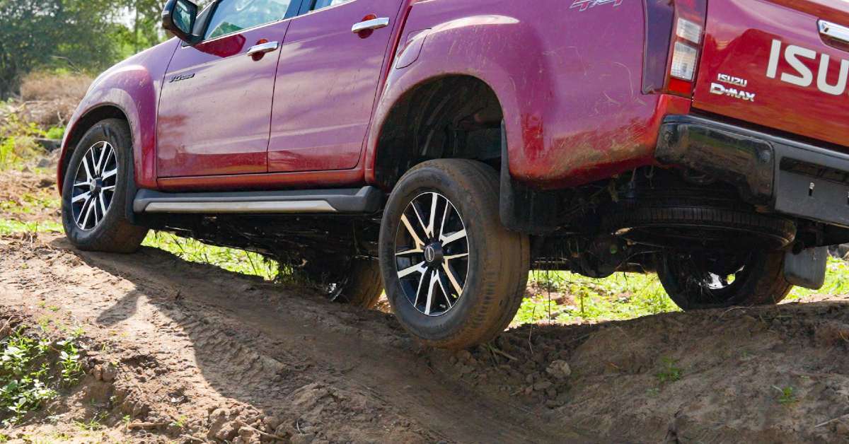 Isuzu V-Cross refreshed, prices start at Rs 25.50 lakh 2 2026 Isuzu V-Cross: What’s new?